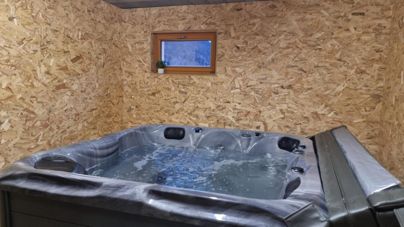 Villa Les Randogodilleurs Avec Jacuzzi A 2Kms Des Pistes Et 350M Du Theatre Du Peuple ! à Bussang Extérieur photo