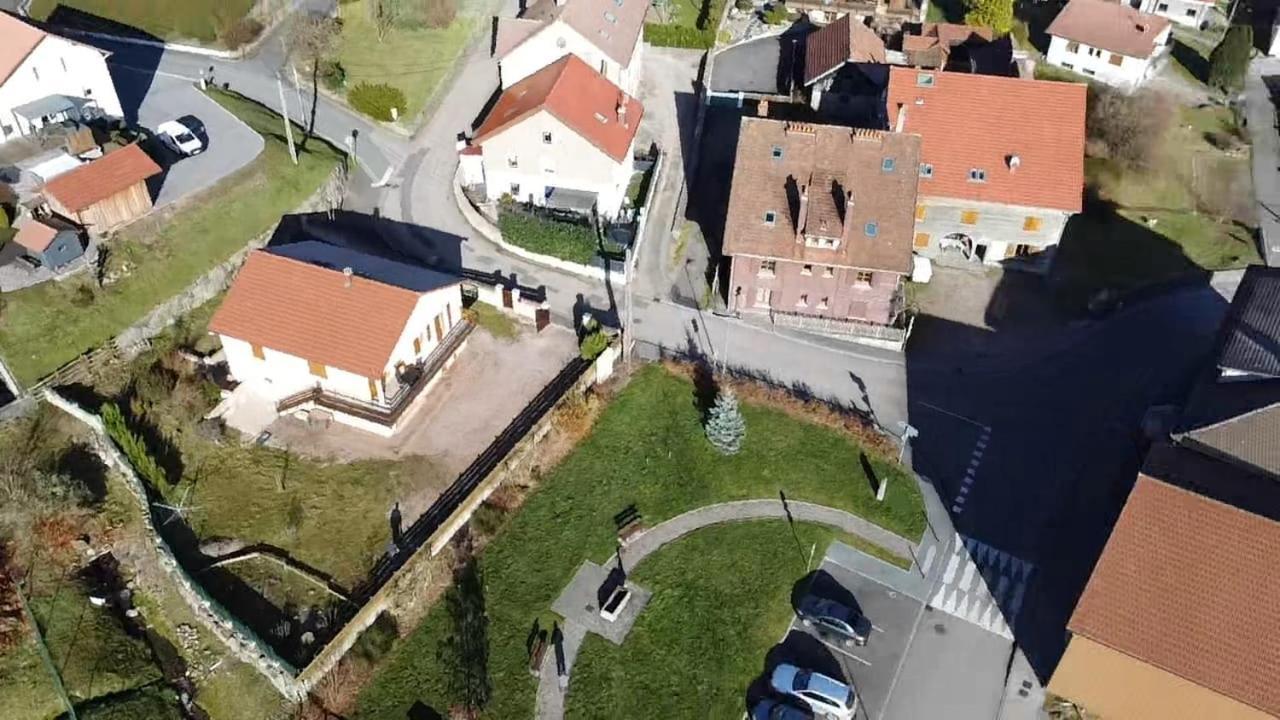 Villa Les Randogodilleurs Avec Jacuzzi A 2Kms Des Pistes Et 350M Du Theatre Du Peuple ! à Bussang Extérieur photo