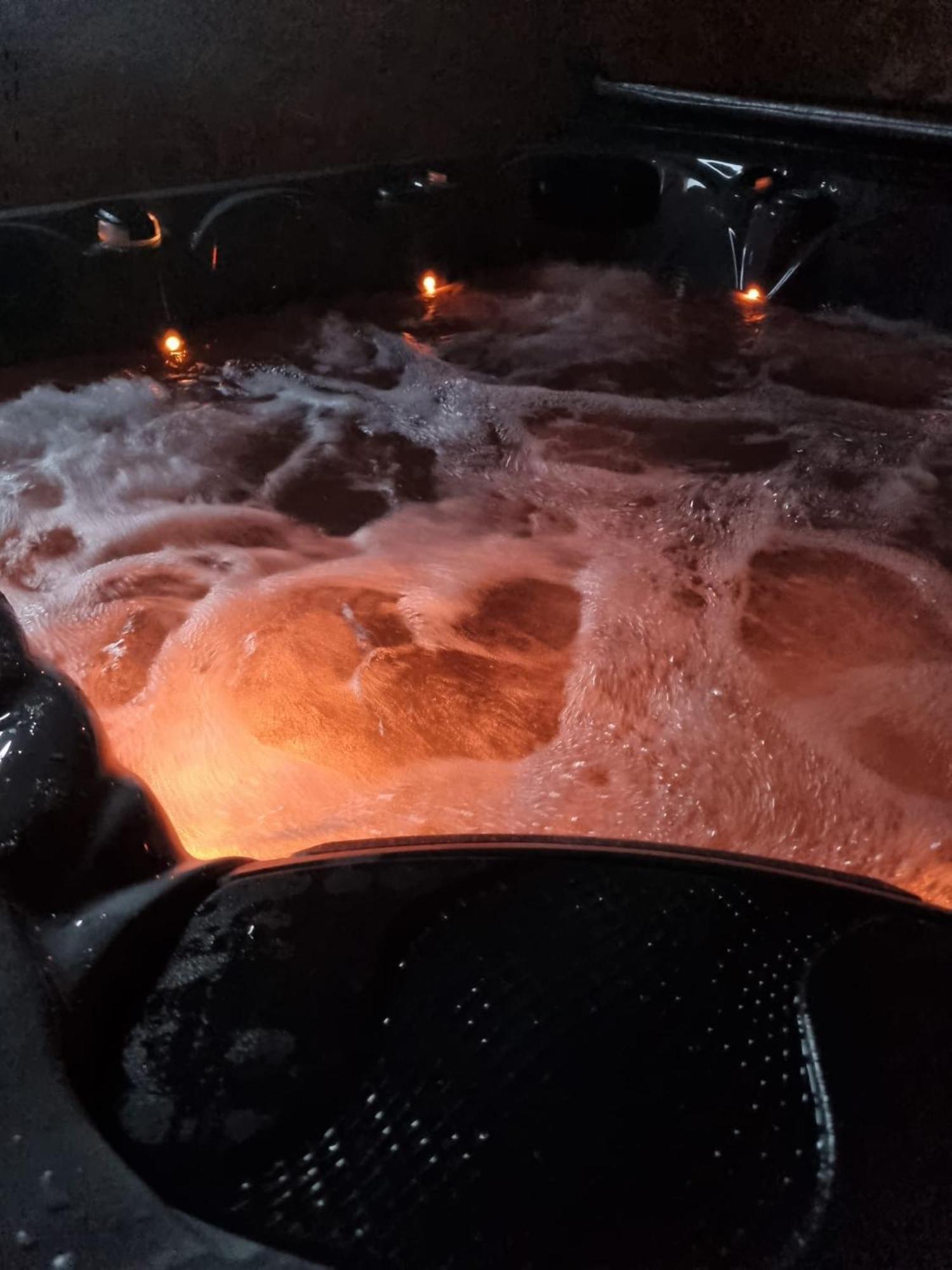 Villa Les Randogodilleurs Avec Jacuzzi A 2Kms Des Pistes Et 350M Du Theatre Du Peuple ! à Bussang Extérieur photo